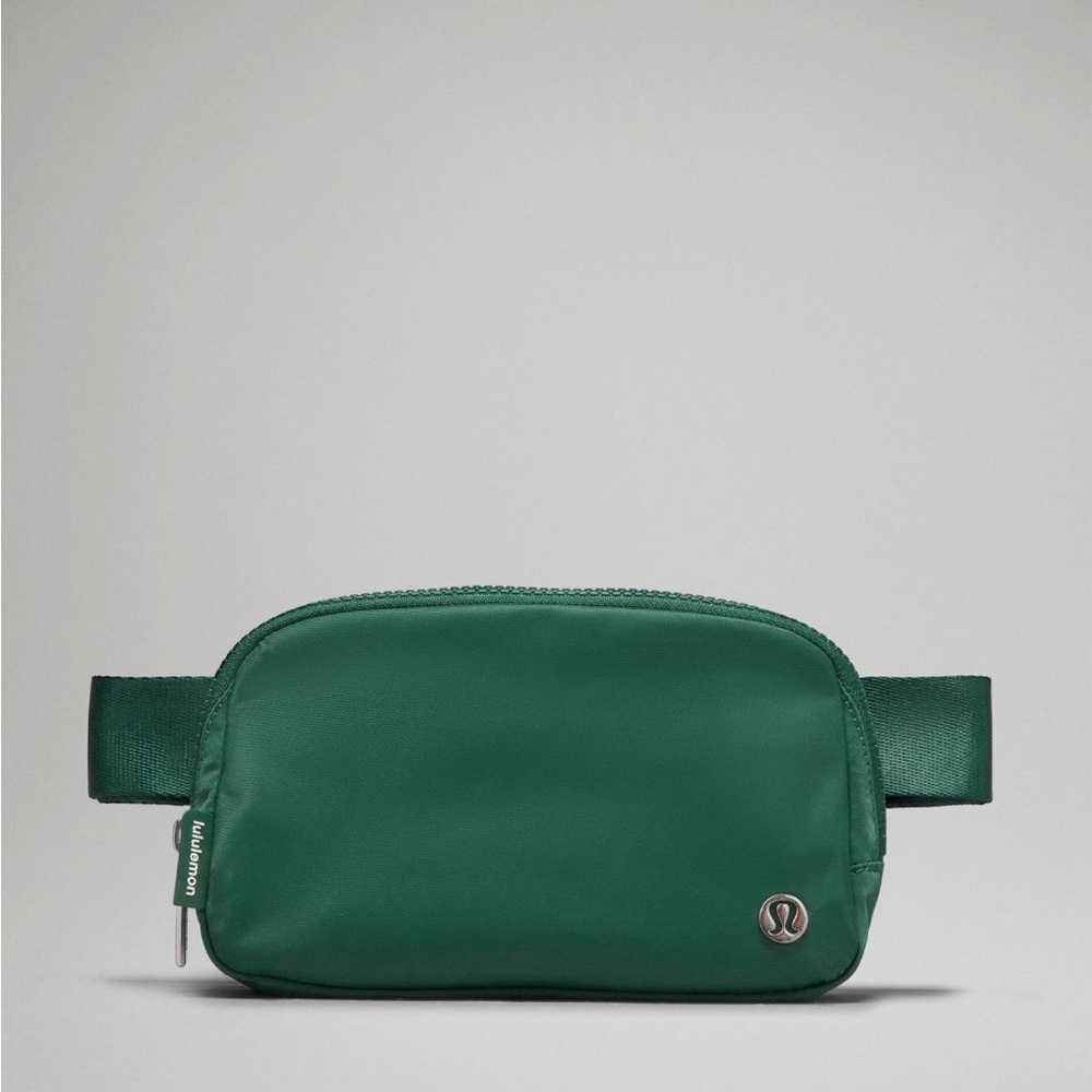 NEW LULULEMON BELT BAG ALOUETTE